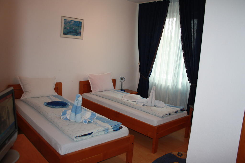 Pensiunea Claudiu Caransebes Room photo